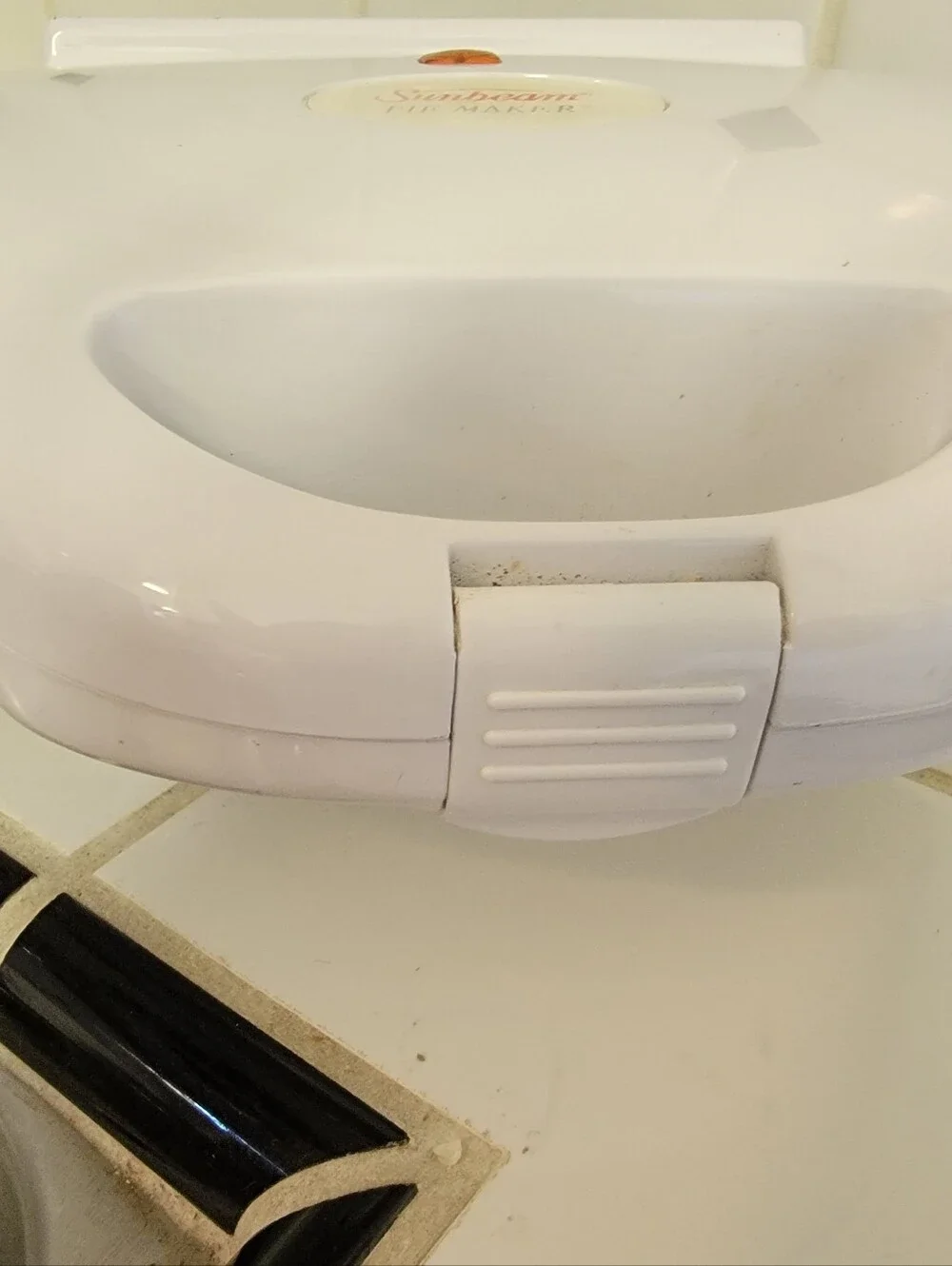 Sunbeam White Pie Maker with Orange Indicator Light